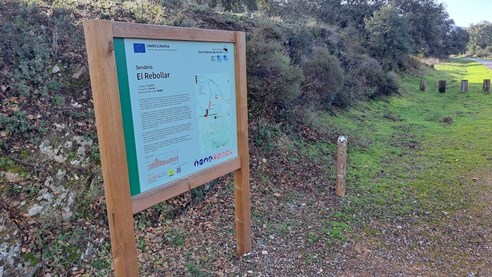 Panel explicativo dentro de la Ruta del Rebollar.