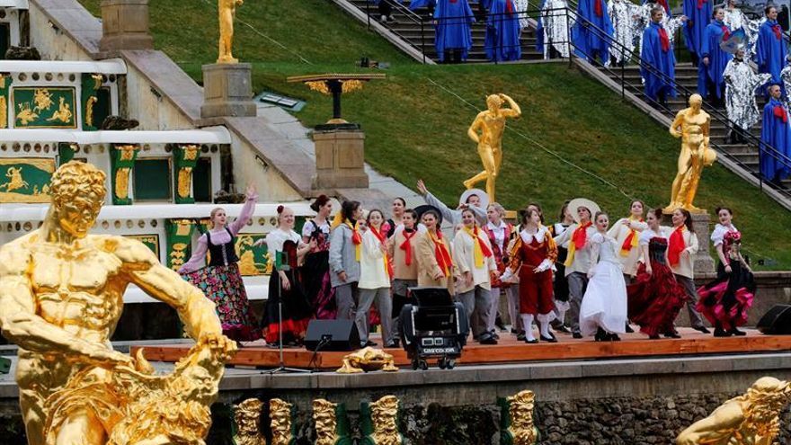 Rusia y España cierran Año Dual de Turismo con gran espectáculo en Peterhof