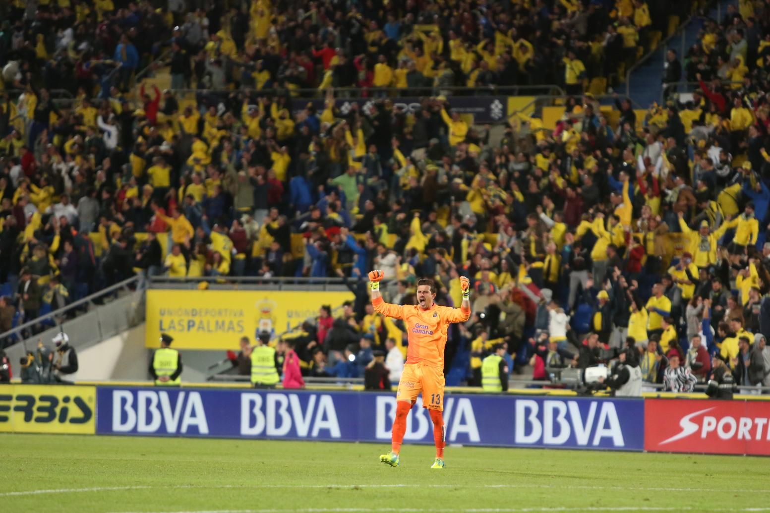 Imágenes del partido entre la UD Las Palmas y el Real Madrid en el Estadio de Gran Canaria. (Alejandro Ramos).