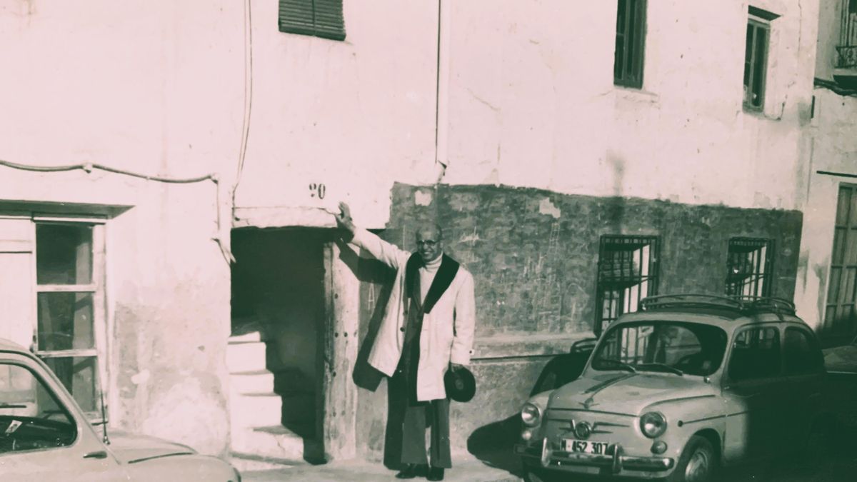 Armando en la casa donde nació