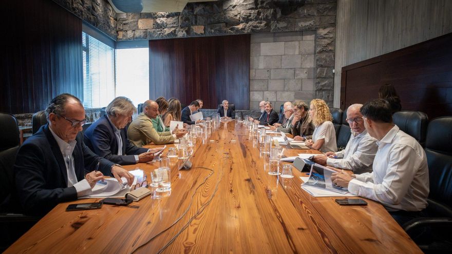 Canarias acuerda crear una comisión para mejorar y revertir la productividad en las Islas