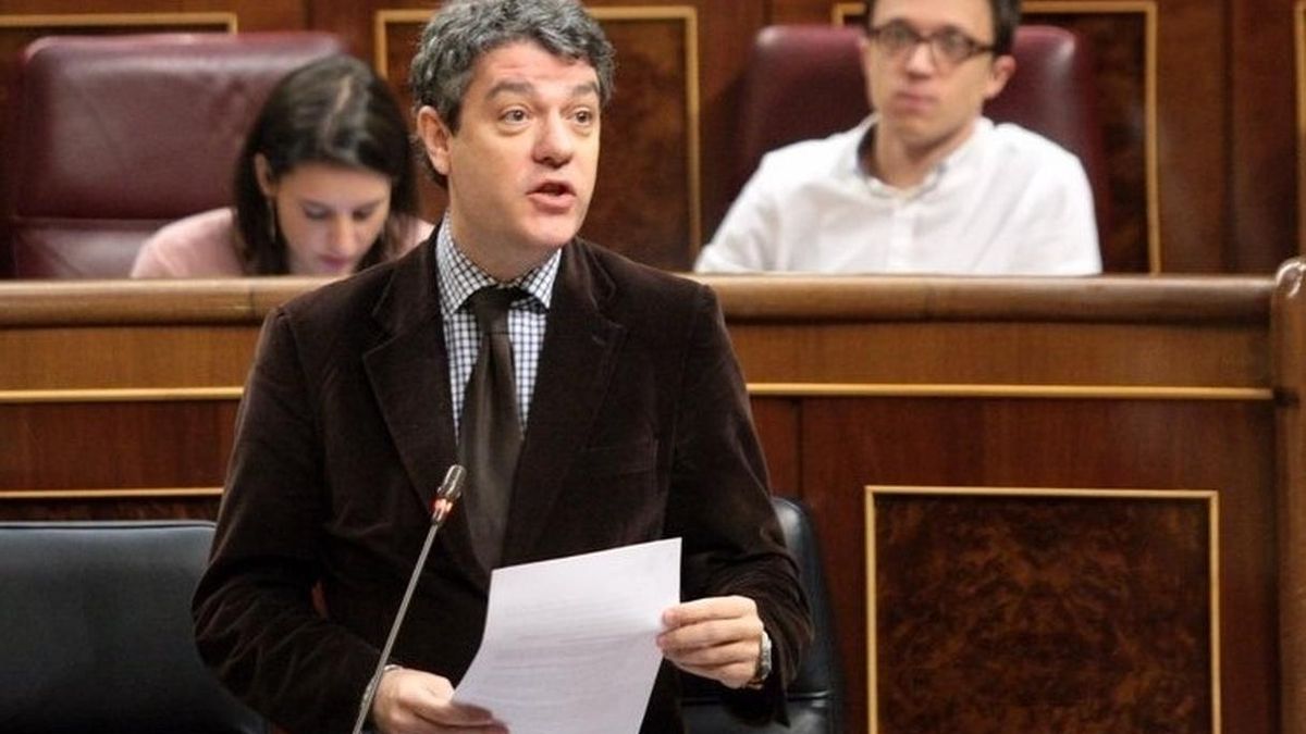 Álvaro Nadal en el pleno del Congreso.