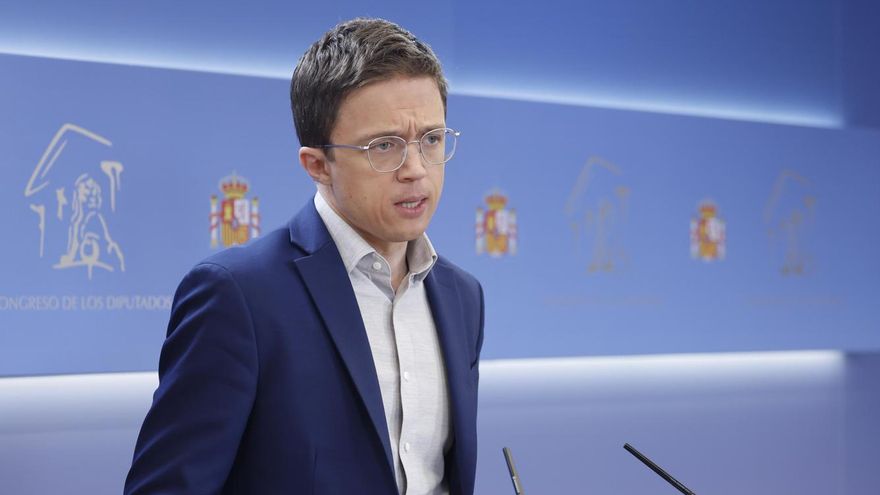 El portavoz del Sumar en el Congreso de los Diputados, Iñigo Errejón ofrece una rueda de prensa en el marco de la reunión de la Junta de Portavoces del Congreso, este martes, en la Cámara Baja.
