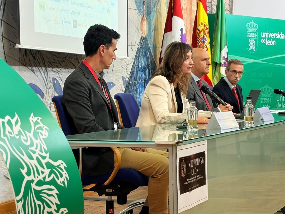 La rectora de la Universidad de León abrió Innovamin'26.