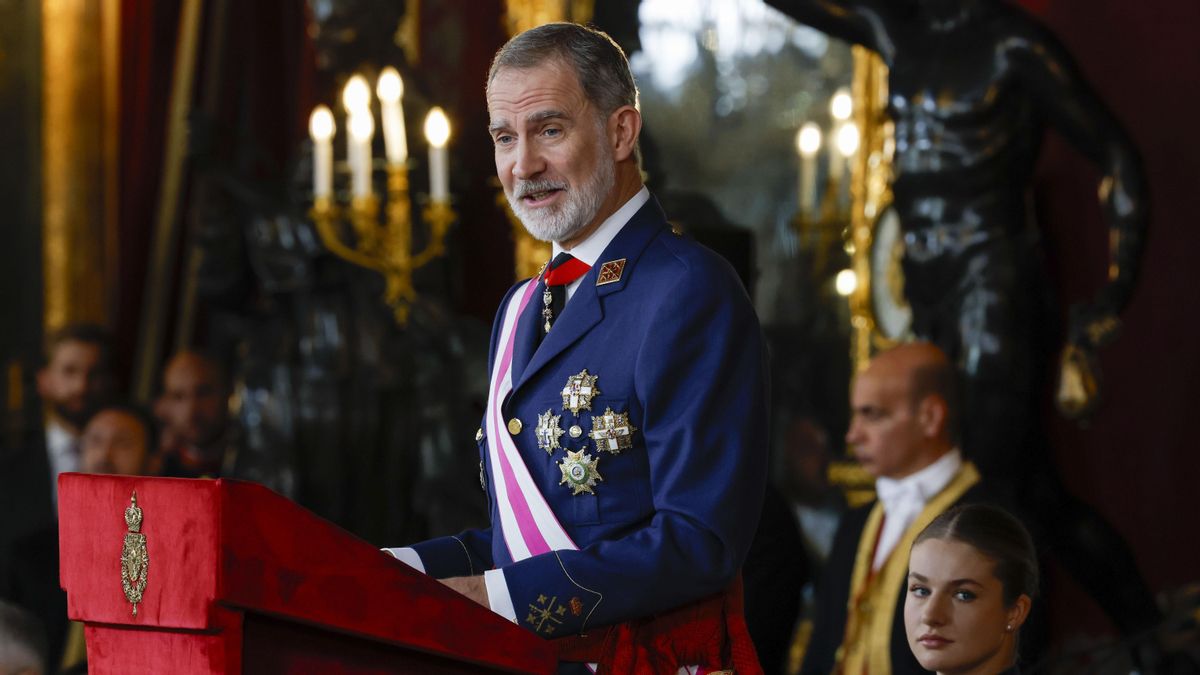 El rey Felipe VI pronuncia su discurso durante la celebración de la Pascua Militar en el Salón del Trono del Palacio Real. EFE/ J.J. Guillén / POOL