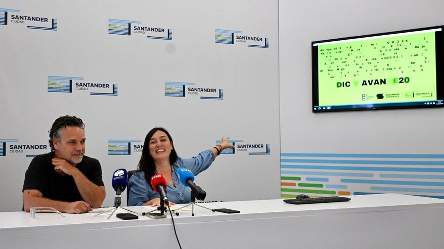 Javier Palacios y Noemí Méndez en rueda de prensa.