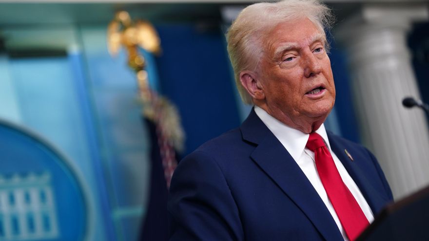 Trump anunció que duplicará los aranceles al acero y aluminio de Canadá y los lleva al 50%