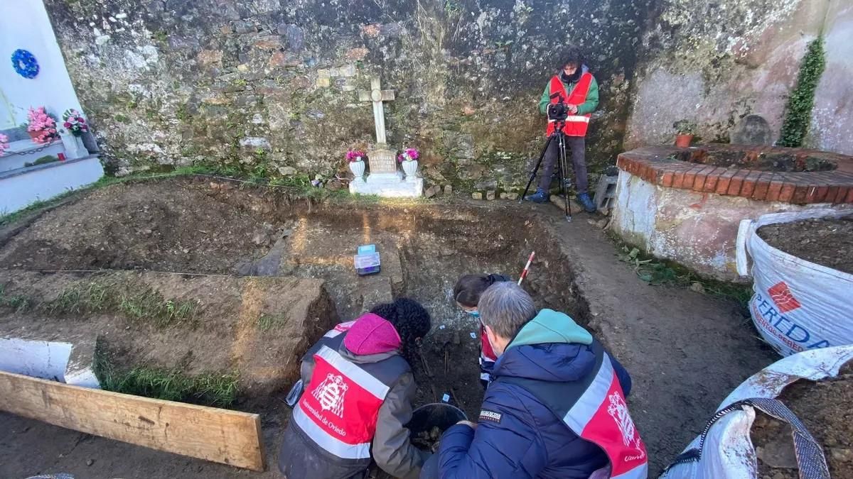 Asturias avanza en la reparación a las víctimas del franquismo al identificar a cinco personas de una fosa común