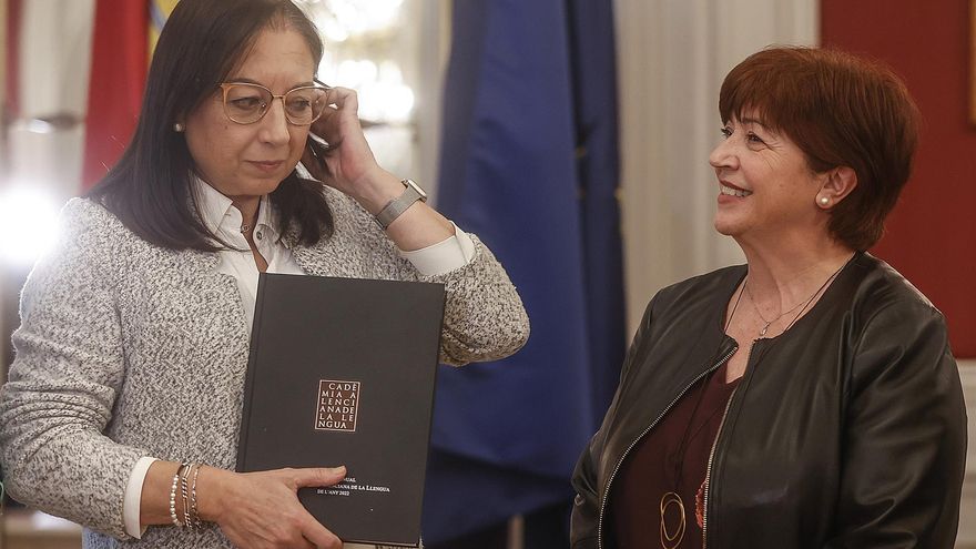 La presidenta ultra de las Corts, Llanos Massó, confiesa que recibe por obligación a la Acadèmia Valenciana de la Llengua