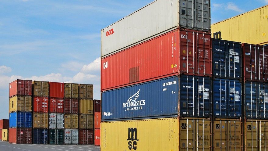 La UE impondrá aranceles a los chocolates, vinos, tabaco, zumos y tractores que lleguen de Estados Unidos
