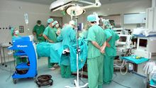 El negocio de la sanidad privada crece imparable a costa del deterioro del sistema público