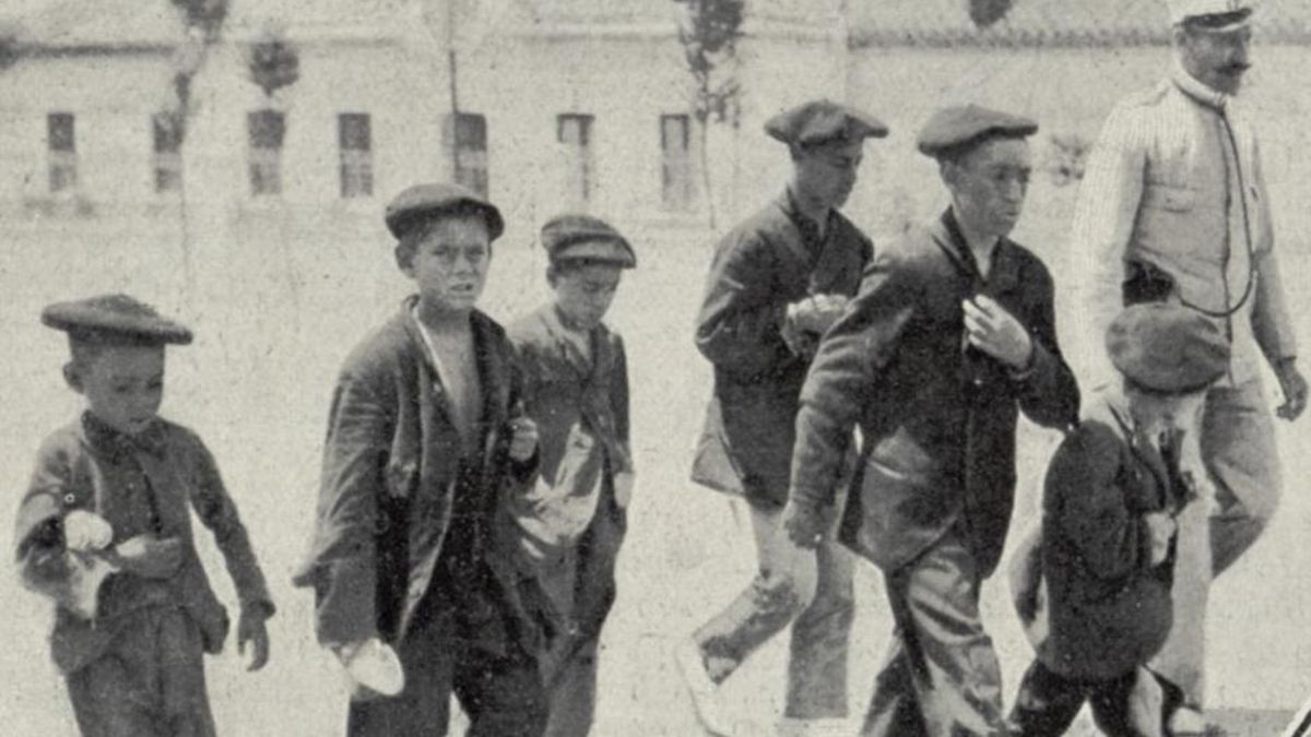 "Golfos" recogidos por las autoridades de la calle y llevados al Asilo de María Cristina