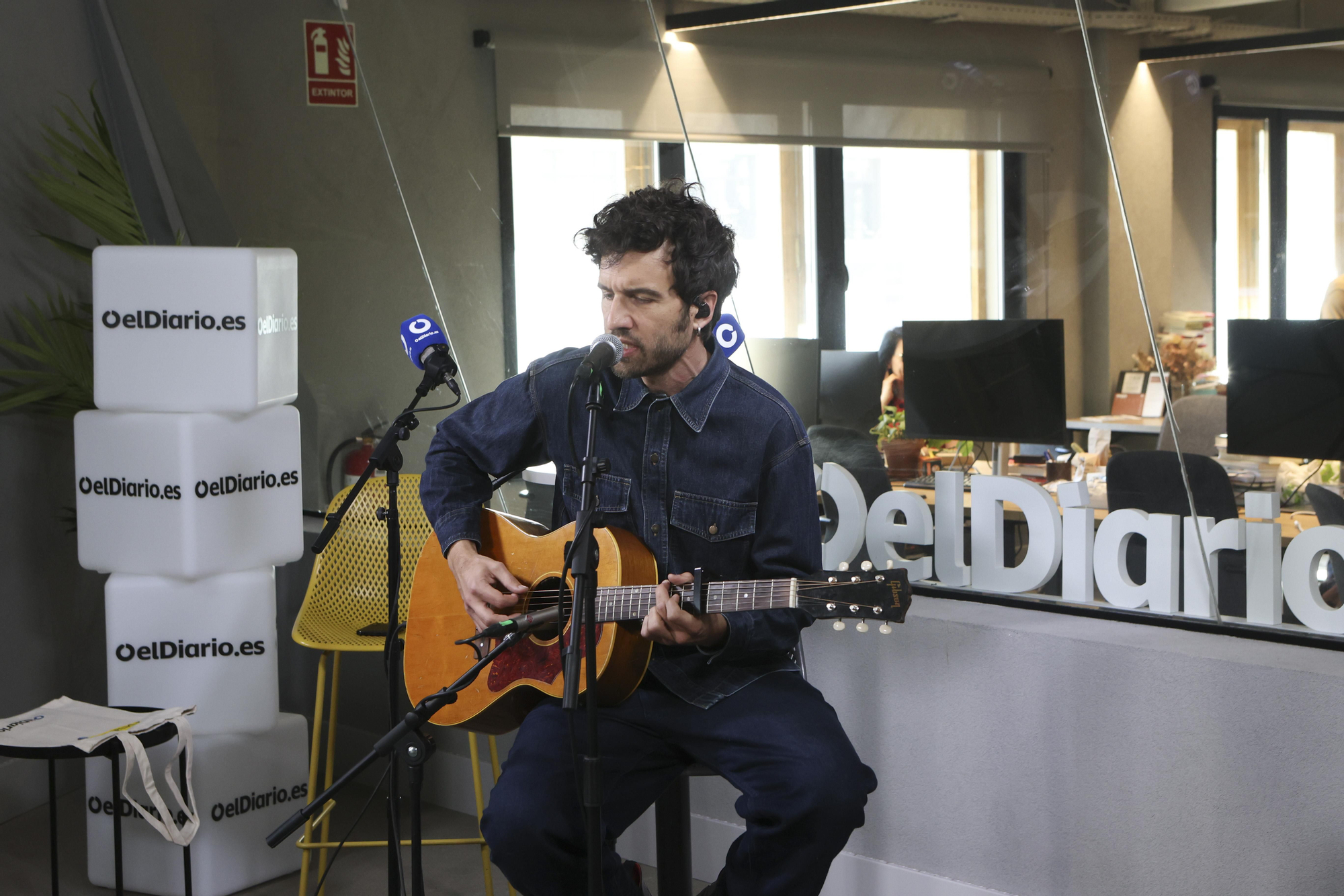 Guille Galván en la redacción de elDiario.es, en imágenes