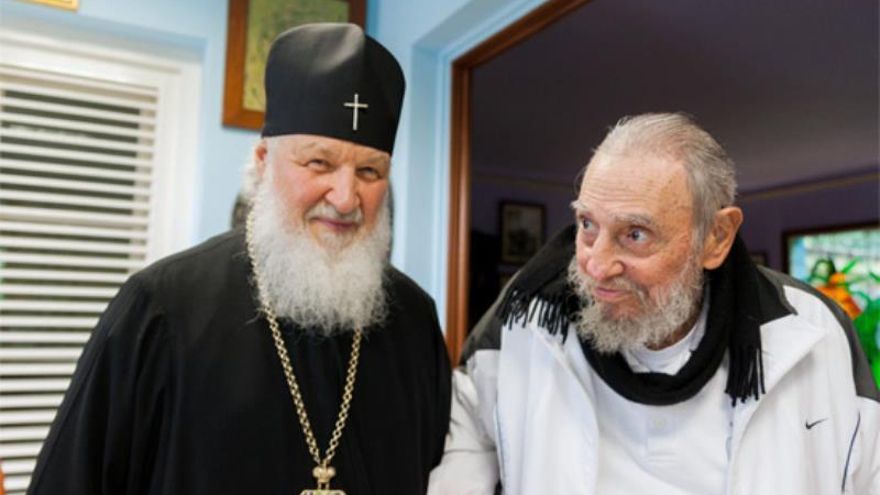 Fidel Castro, junto al patriarca ruso Kiril en su reciente visita a la isla.