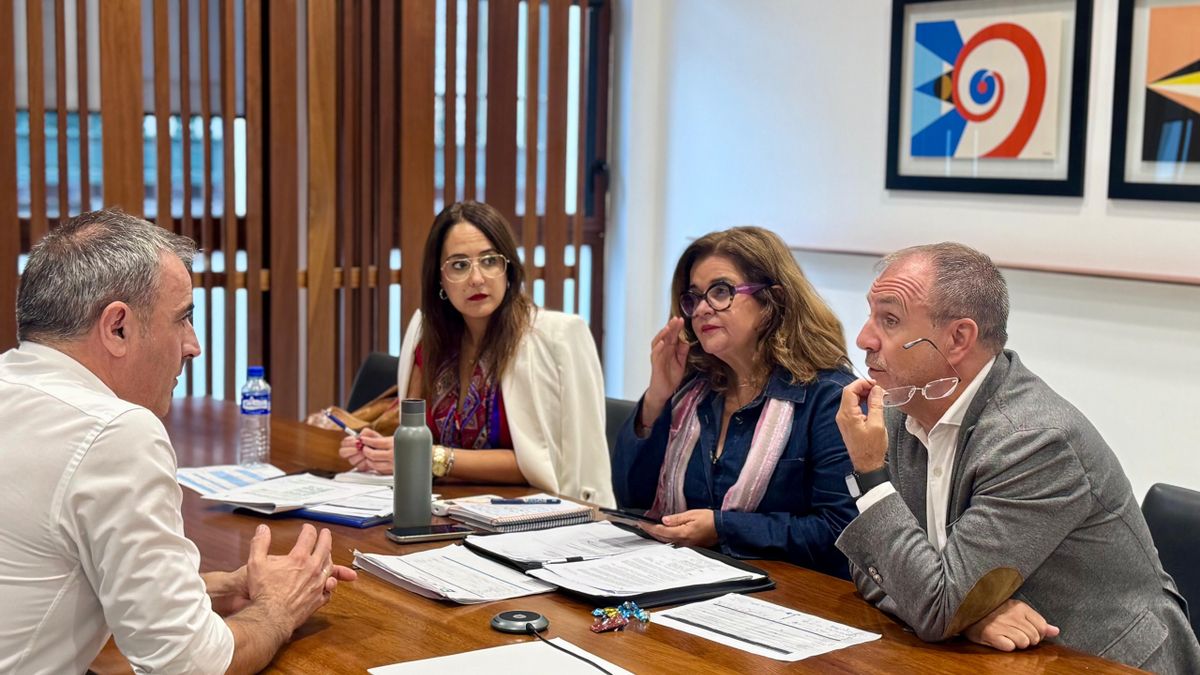 Sergio Rodríguez traslada a los ayuntamientos “las claves del nuevo Fondo de Desarrollo de Canarias y su impacto en La Palma”