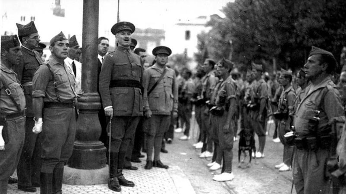 "Los golpistas son cuatro locos": las tretas de Queipo que condenaron a Sevilla la Roja y abrieron España a los rebeldes