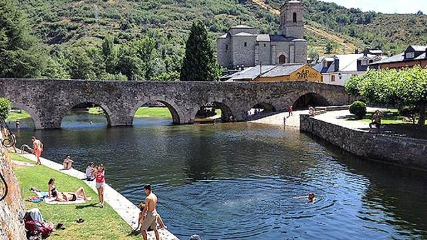 Playa Fluvial de Molinaseca. / InfoBierzo