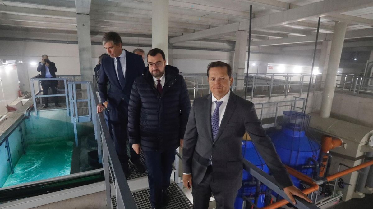 Un momento de la visita a la planta de Sea Eight.