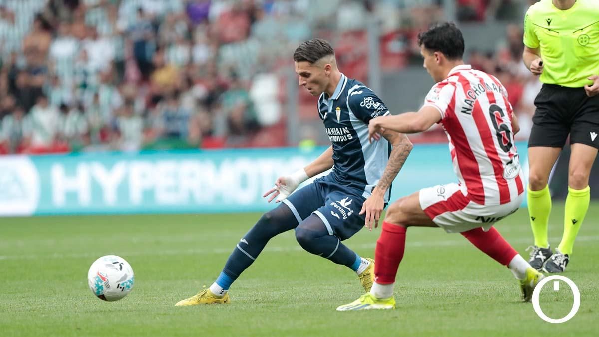 Álex Sala, durante el Sporting de Gijón - Córdoba CF