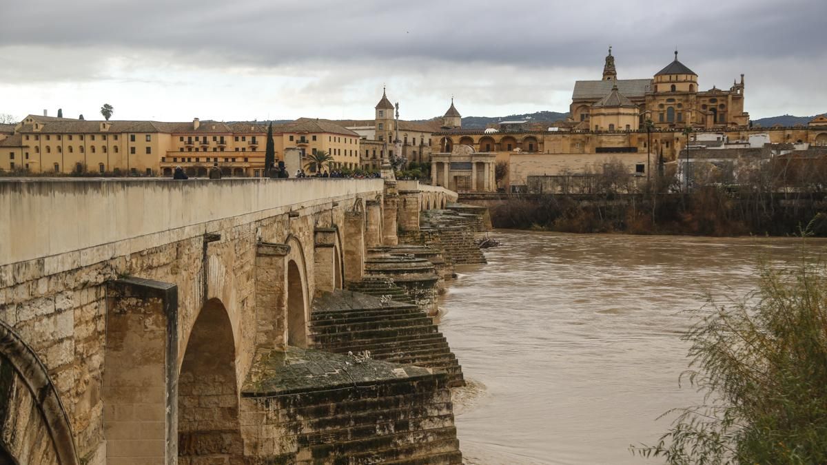 Crecida del río Guadalquivir a su paso por Córdoba
