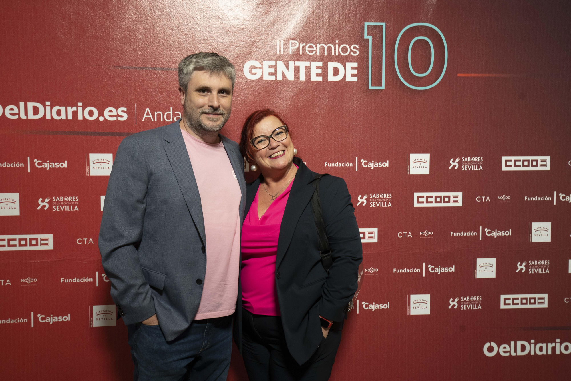 La divulgadora Clara Grima, con su acompañante.