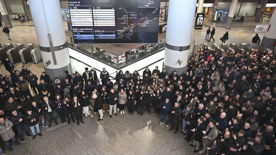 Minuto de silencio este martes en la estación de ferrocarril de Atocha en Madrid por las víctimas del accidente de Adamuz