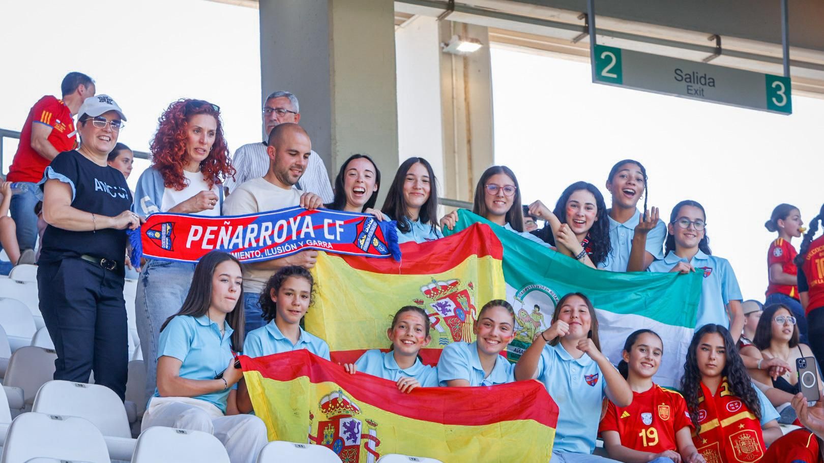 Afición en el partido de la selección femenina  España - Ucrania