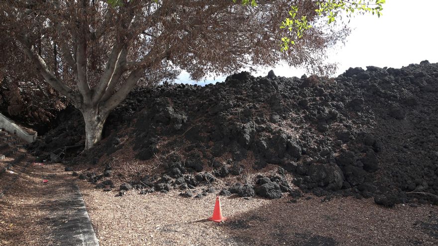 La lava dentro del barrio de La Laguna.