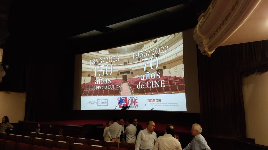 La gestora del Cine Cervantes pone la pelota de la resurrección de la sala "en la mesa" del Ayuntamiento de Sevilla