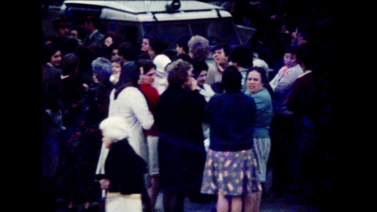 Mujeres del barrio San Francisco, el día del intento de desalojo de la escuela popular.