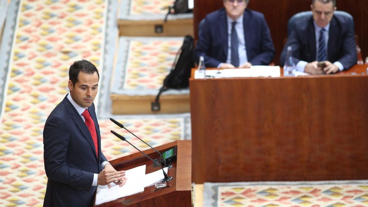 Aguado (Cs) se atribuye la dimisión de Cifuentes: "Se fue por nosotros"