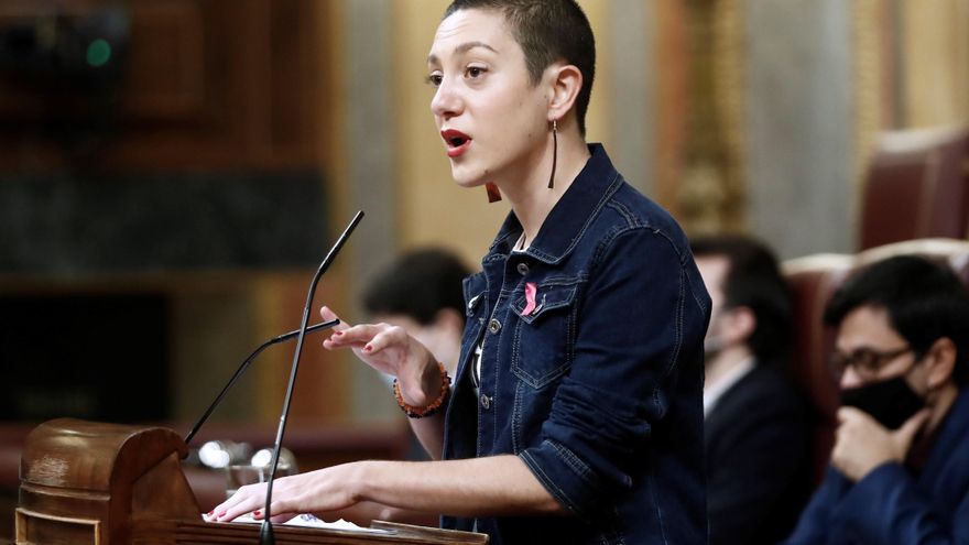 Aina Vidal, aplaudida en su regreso al Congreso tras su baja por cáncer