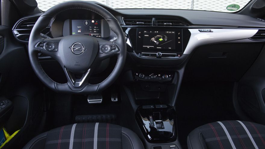 Habitáculo del Opel Corsa '40 aniversario'.