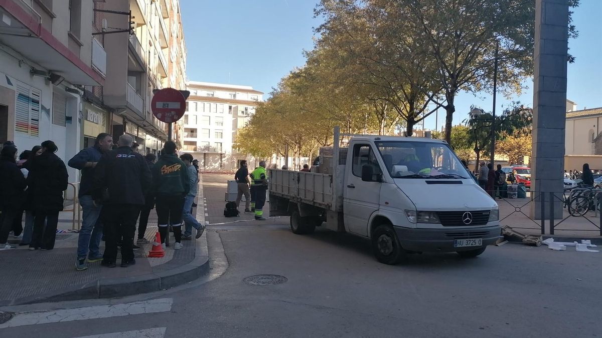 Los vecinos del bloque 3 de la plaza de Santa Clara de Huesca regresan a sus casas ocho meses después del desalojo