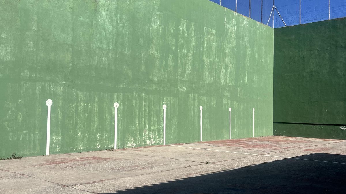 Frontón en Villán de Tordesillas.