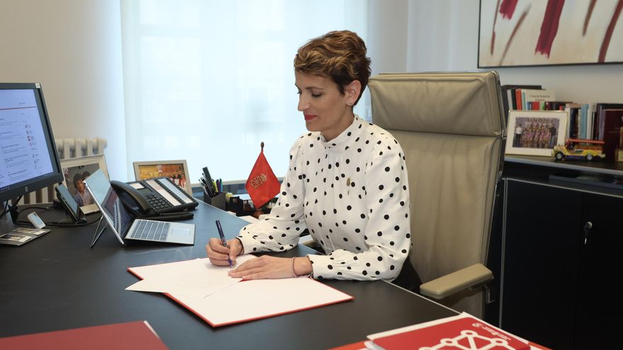 Chivite firma el decreto de convocatoria electoral y disuelve el Parlamento de Navarra