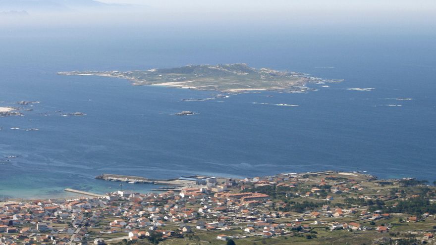 Otro vertedero bajo una joya natural: el entorno de Sálvora volverá a recibir lodos