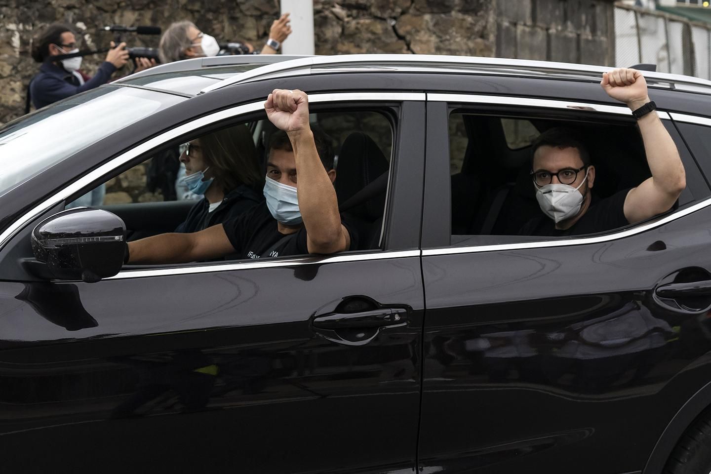 Trabajadores de Nissan en Barcelona se manifiestan en la fábrica de Los Corrales de Buelna. | JOAQUÍN GÓMEZ SASTRE