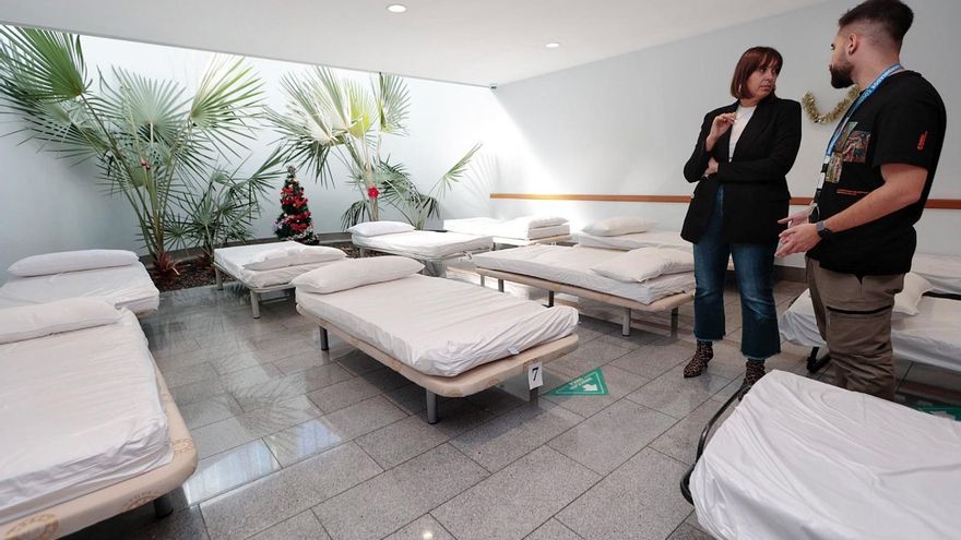Camas en el centro municipal de acogida ante el paso de la borrasca Therese para personas sin hogar en Santa Cruz de Tenerife.