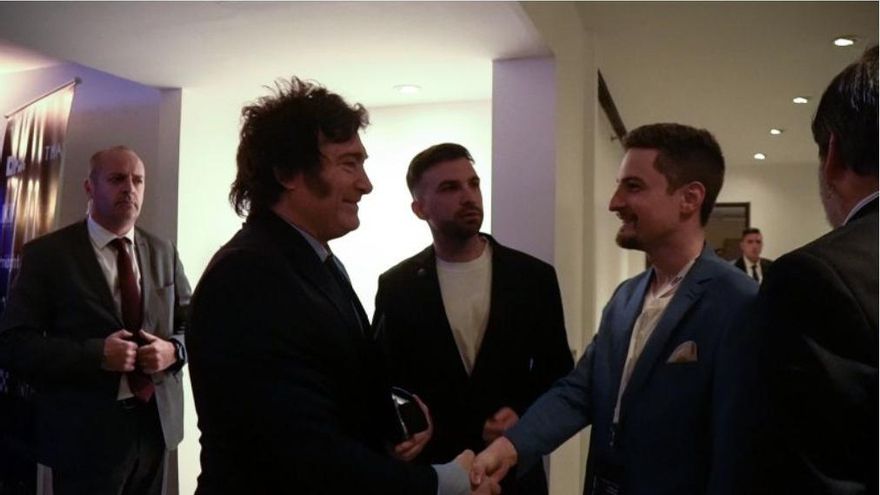 Más que la economía, crecen las sospechas de corrupción al lado de Milei y el contraste con los países vecinos