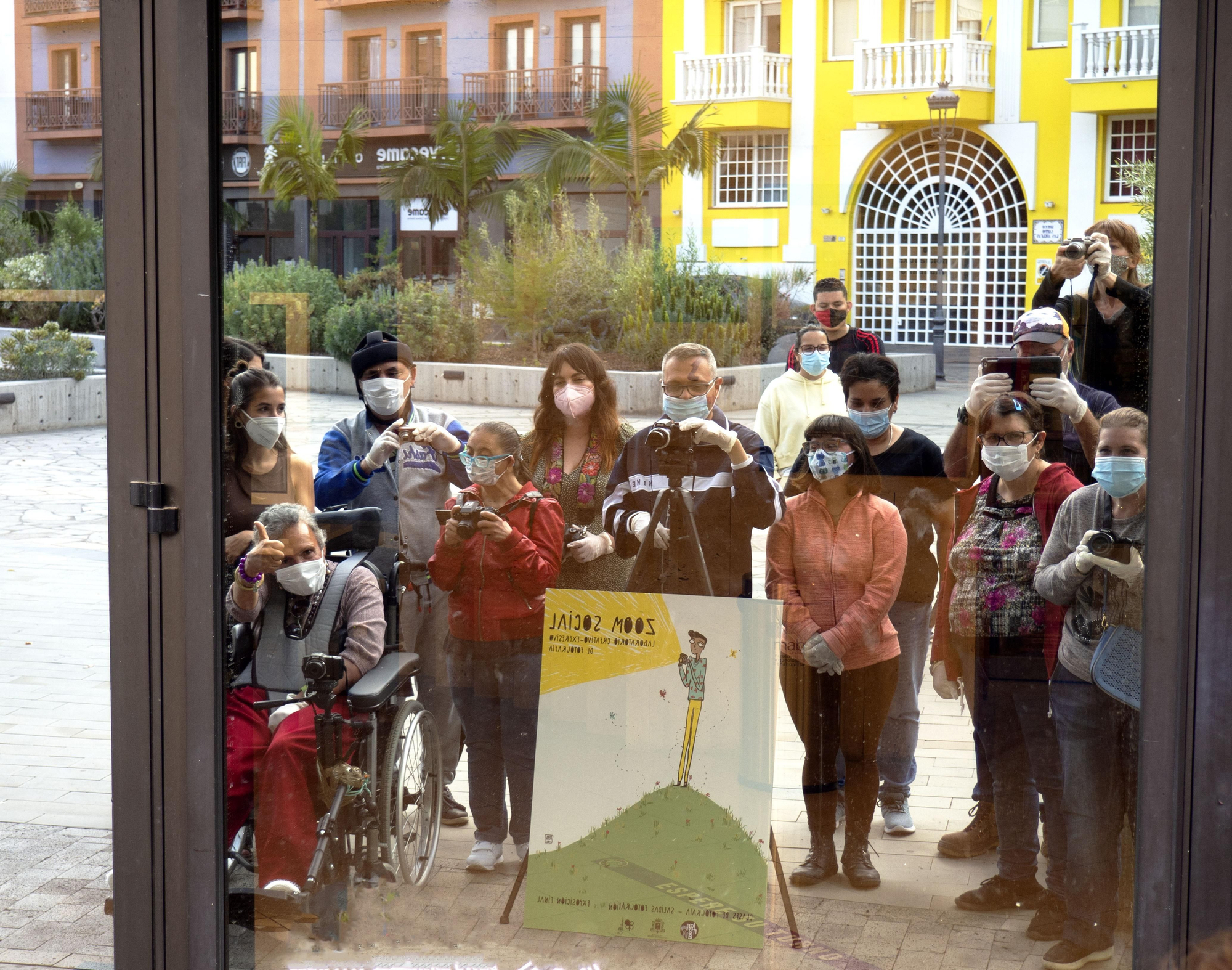 El equipo y los participantes de 'Zoom Social'.