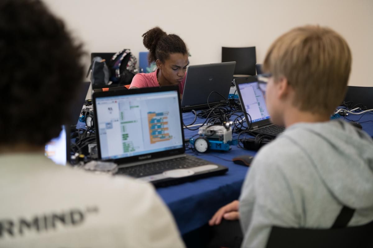 Las nuevas generaciones prestan gran interés en la movilidad del futuro