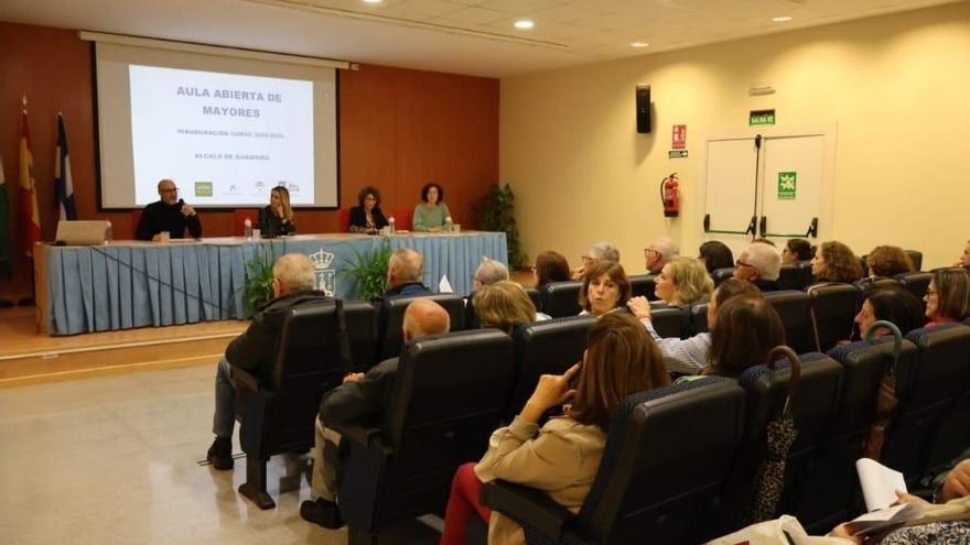 171 vecinos comienzan el curso en el Aula Abierta de Mayores de Alcalá de Guadaíra