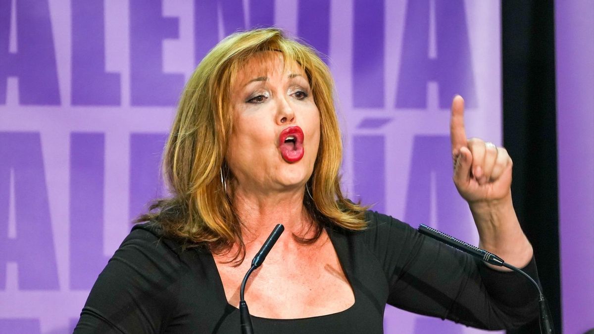 Mar Cambrollé, en plena intervención en un acto político.