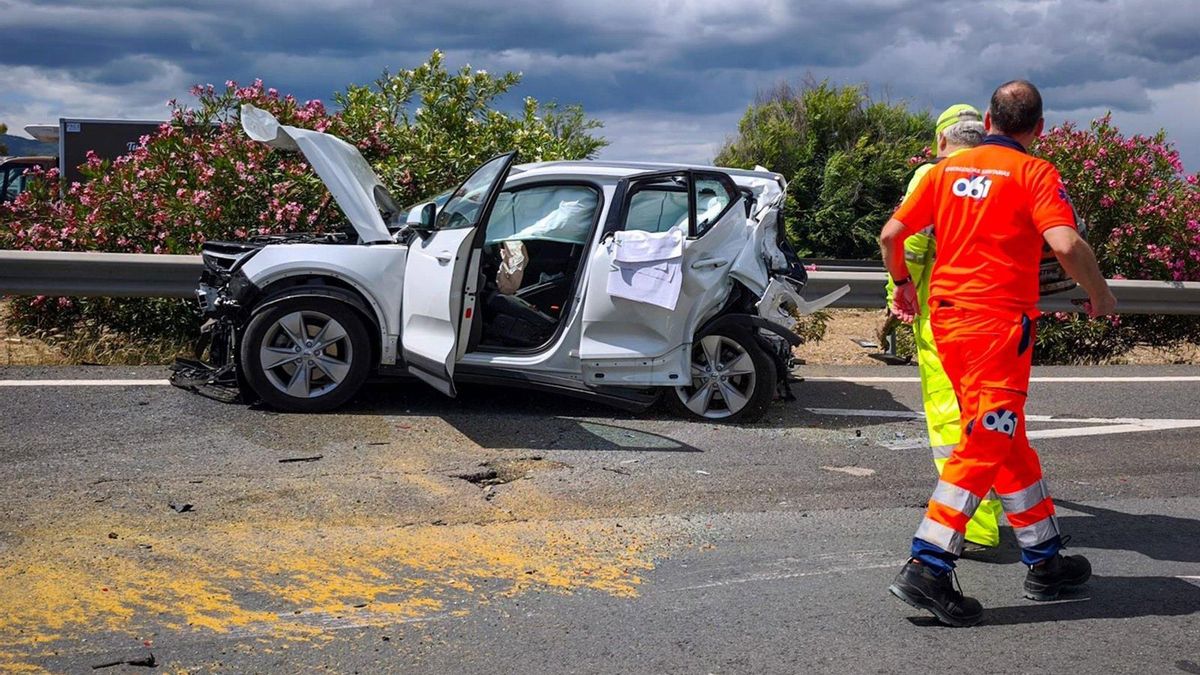 Varios heridos en una colisión múltiple entre un camión y coches en la A-4 en Córdoba