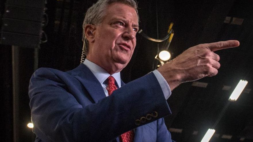 Los manifestantes pidieron tanto al alcalde Bill de Blasio (imagen) como al gobernador Andrew Cuomo que se tomen en serio estos crímenes, y exigieron a la División Especial de Víctimas del departamento de Policía de Nueva York que introduzcan mejoras en la resolución de los casos, en la prevención y en los programas de apoyo a las víctimas.