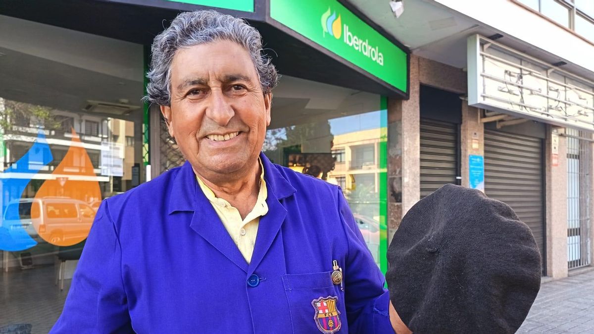 Hilario, el último afilador de Canarias, vino hace 27 años de Argentina