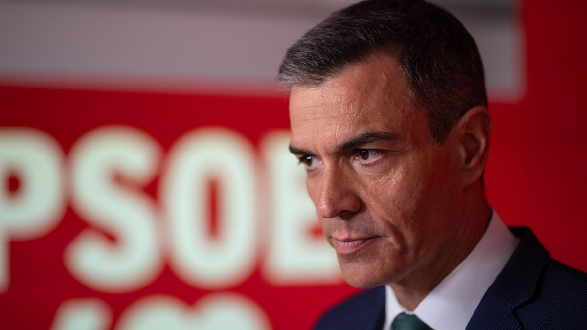 El secretario general del PSOE y presidente del Gobierno, Pedro Sánchez, durante una rueda de prensa, en la sede del PSOE de la calle Ferraz, a 16 de junio de 2025, en Madrid (España).