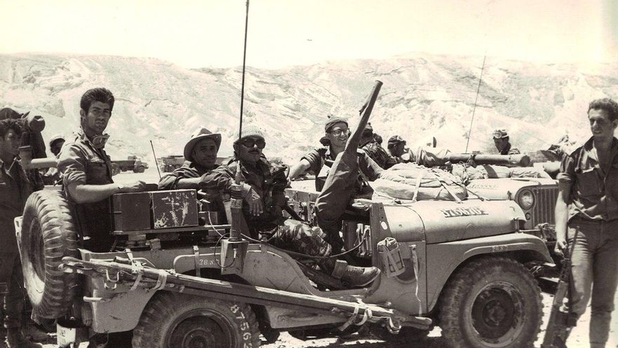 Soldados israelíes durante la Guerra de los Seis Días en 1967