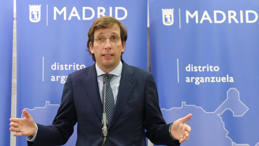 El alcalde de Madrid, José Luis Martínez-Almeida, interviene durante una visita al Centro Dotacional Integrado de Arganzuela, a 17 de enero de 2022, en Madrid, (España). El recinto alberga un centro de mayores, un centro cultural y uno deportivo. Fecha: 17/01/2022.